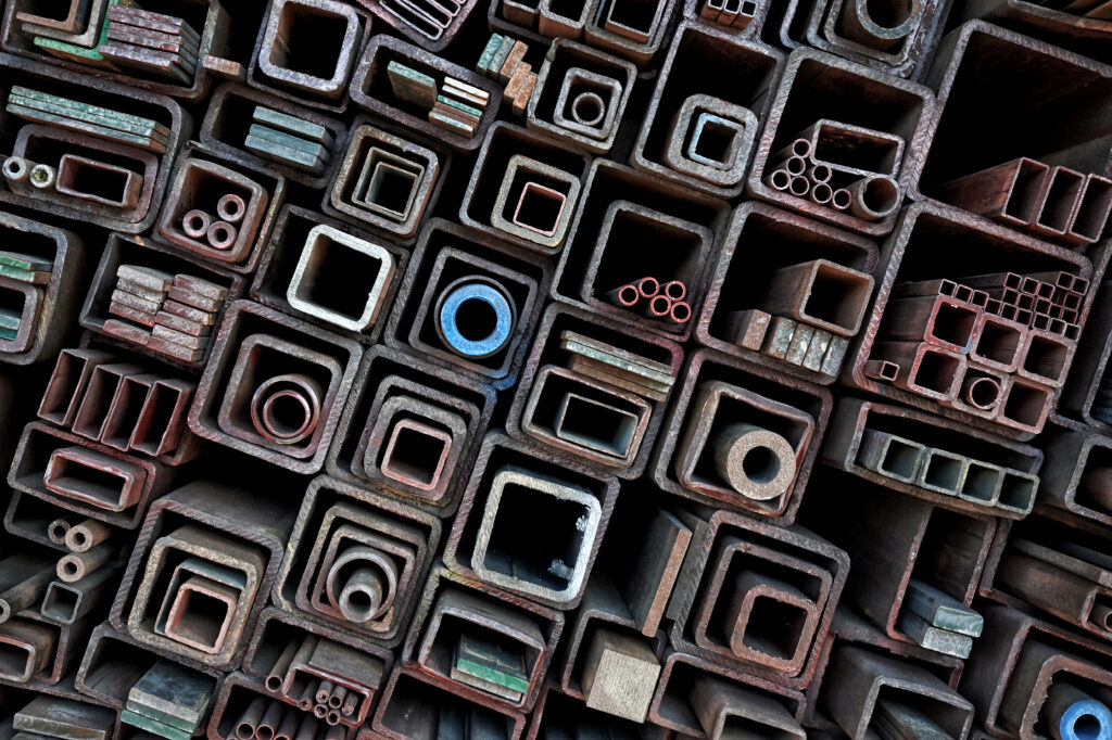 철광석 가격, 중국 수요 둔화로 6% 급락