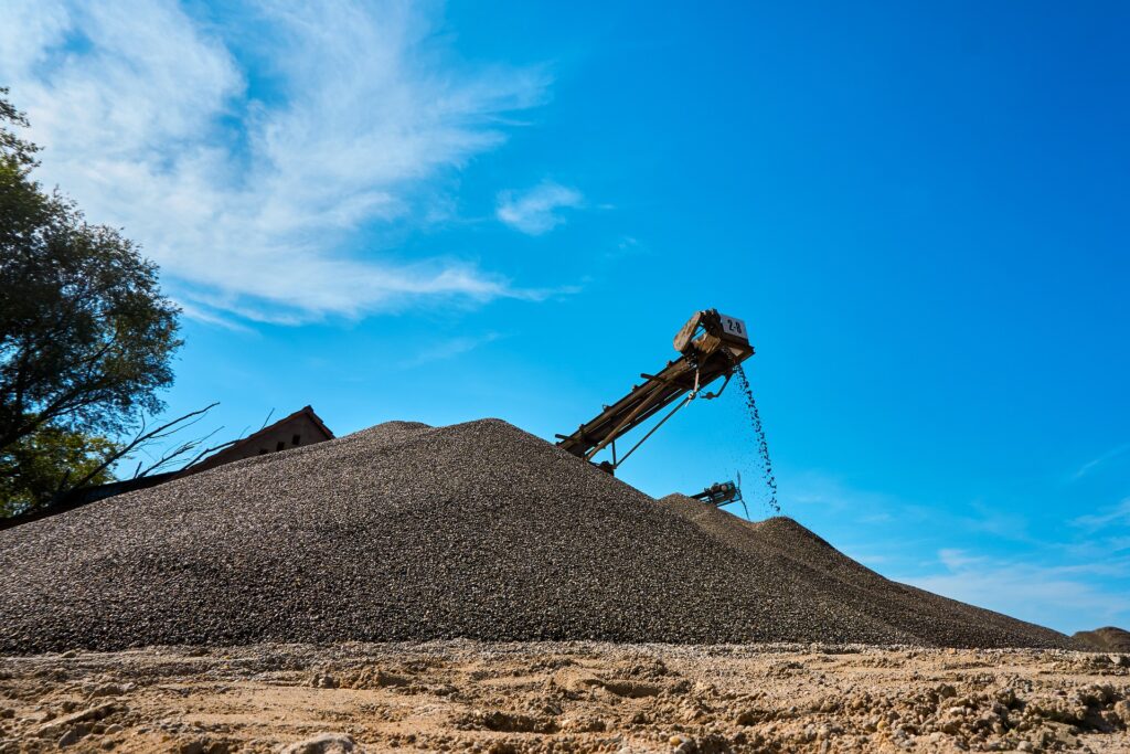 니켈, 최고가 경신 불구 공급 증가로 하락세 전환 전망